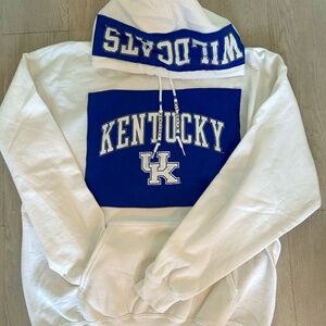 University of Kentucky White & Blue Sweatshirt